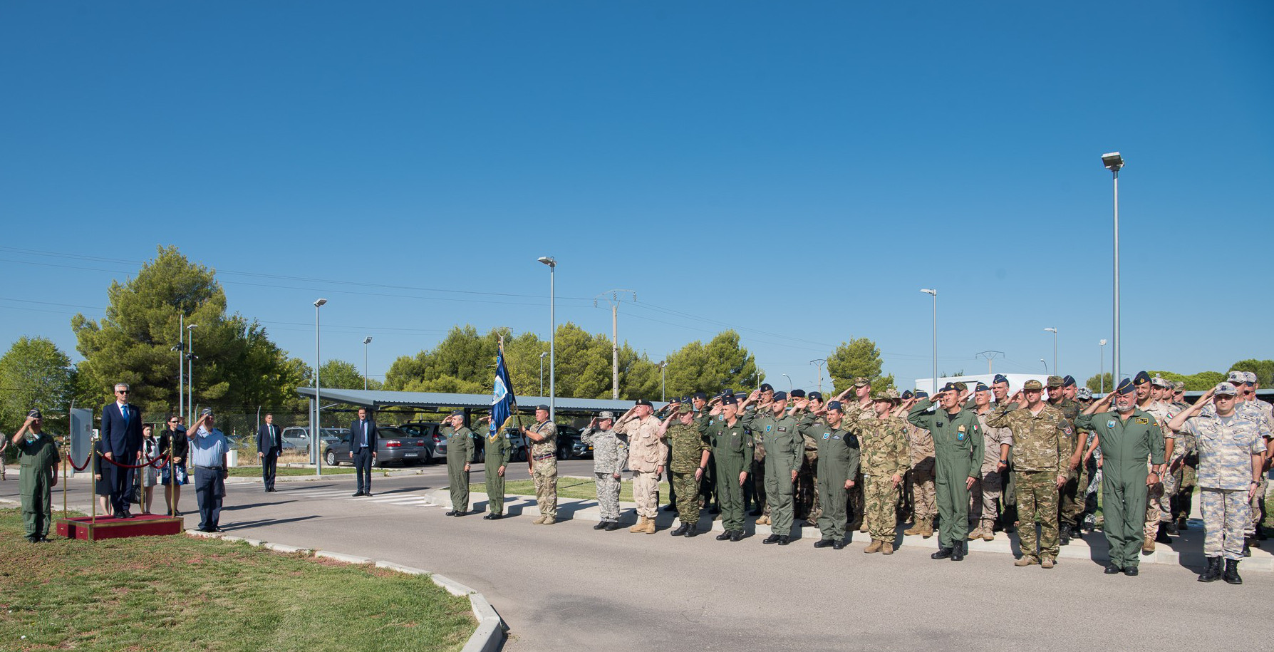 El ministro de defensa letón visita el Centro de Operaciones Aéreas Combinadas de Torrejón
