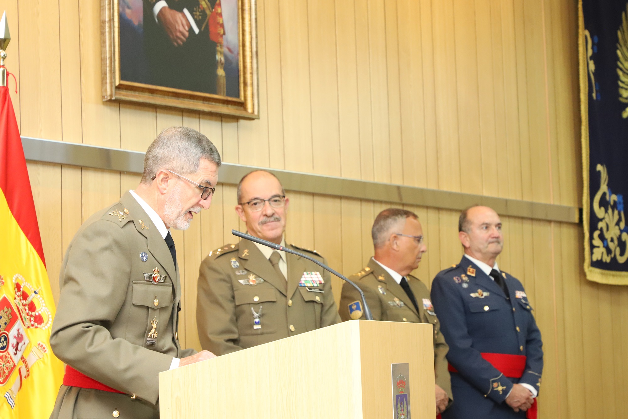 El general de división Antonio Romero toma el mando como director del Centro de Inteligencia de las Fuerzas Armadas
