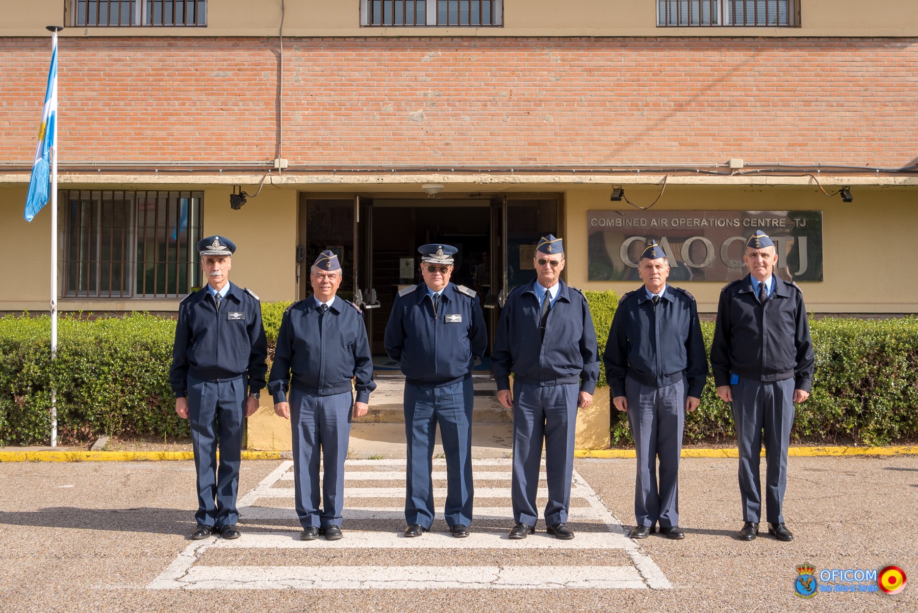 El Jefe del Estado Mayor de la Fuerza Aérea Argentina visita el Centro de Operaciones Aéreas Combinadas de Torrejón