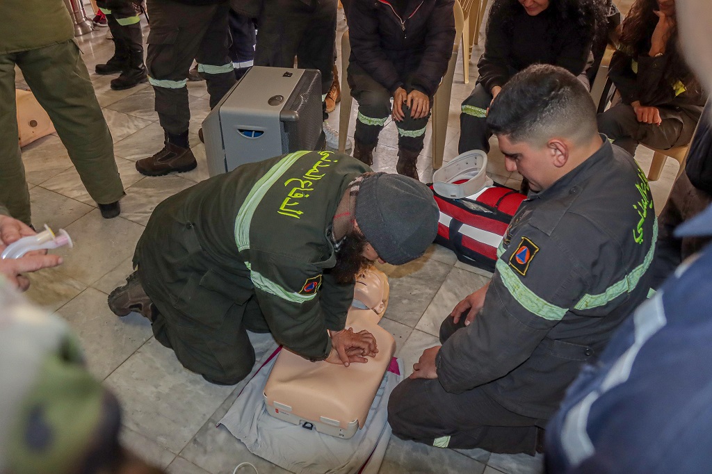 Lebanese pupil practising CPR