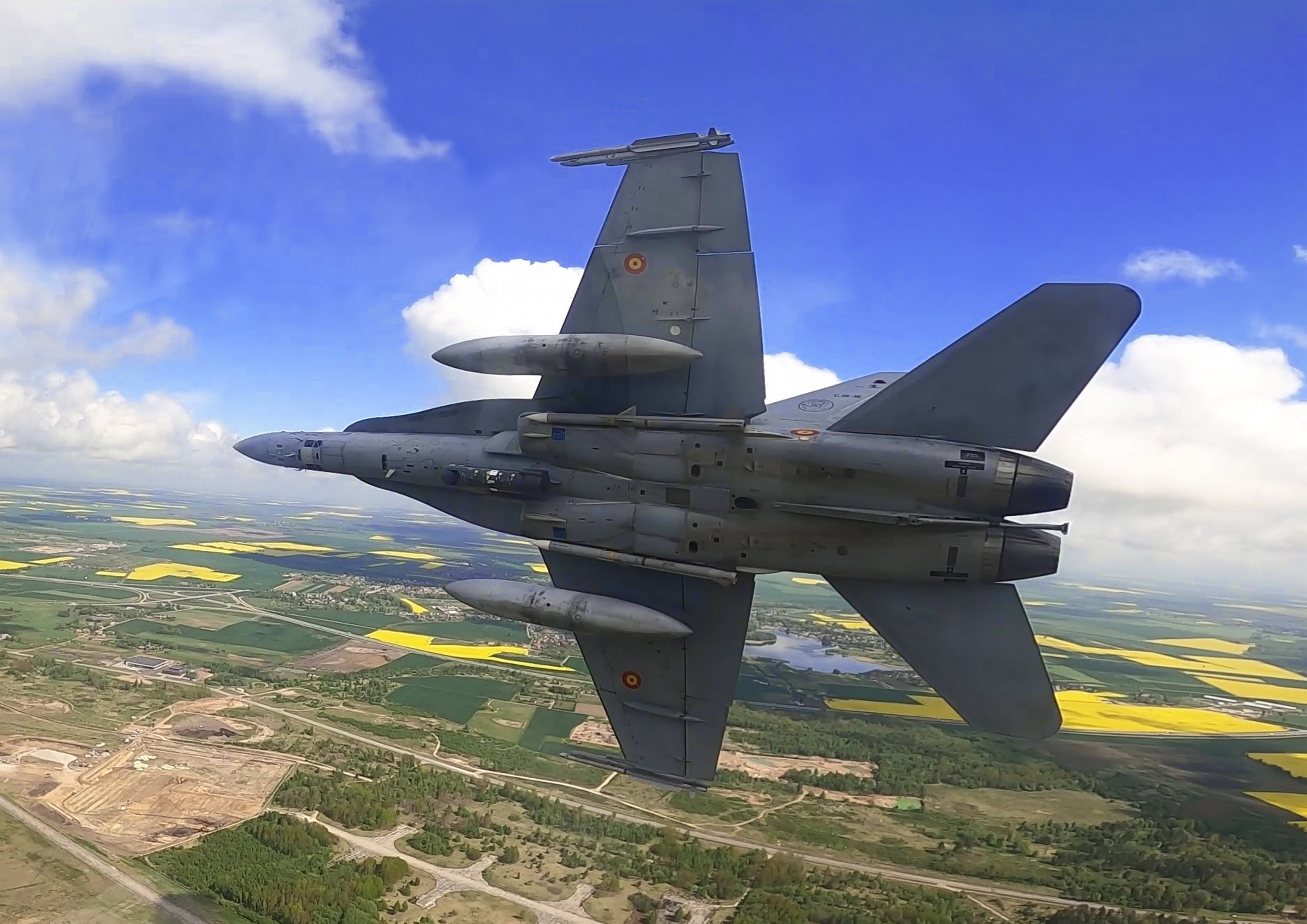 Spanish EF-18´s crews has handed over within NATO´s  Baltic Air Policing
