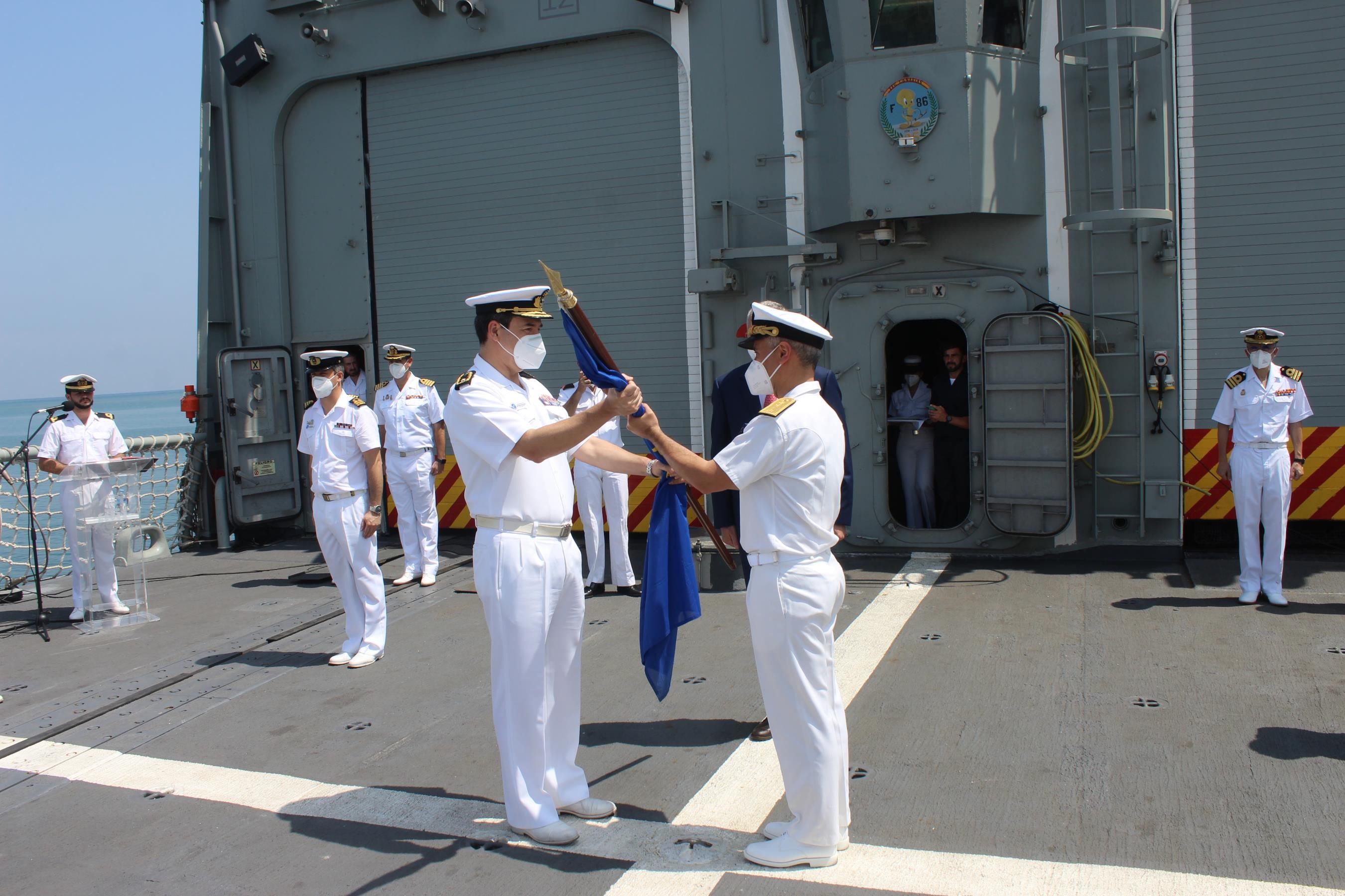 Handover between Commodore Silva and Rear-Admiral Bondi
