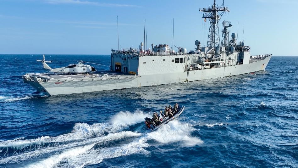 The 'Canarias' frigate demonstrates hers capabilities off Mogadiscio