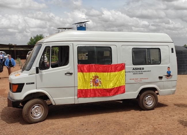 Van repaired by the Spanish contingent