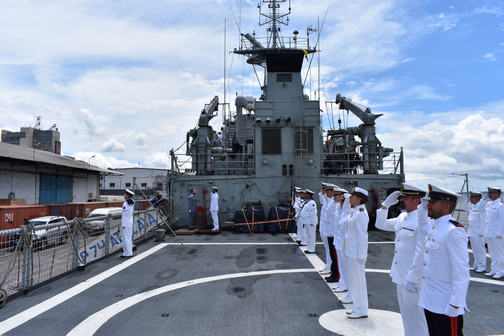 The patrol boat “Atalaya” collaborates with the Cameroon Armed Forces in Douala