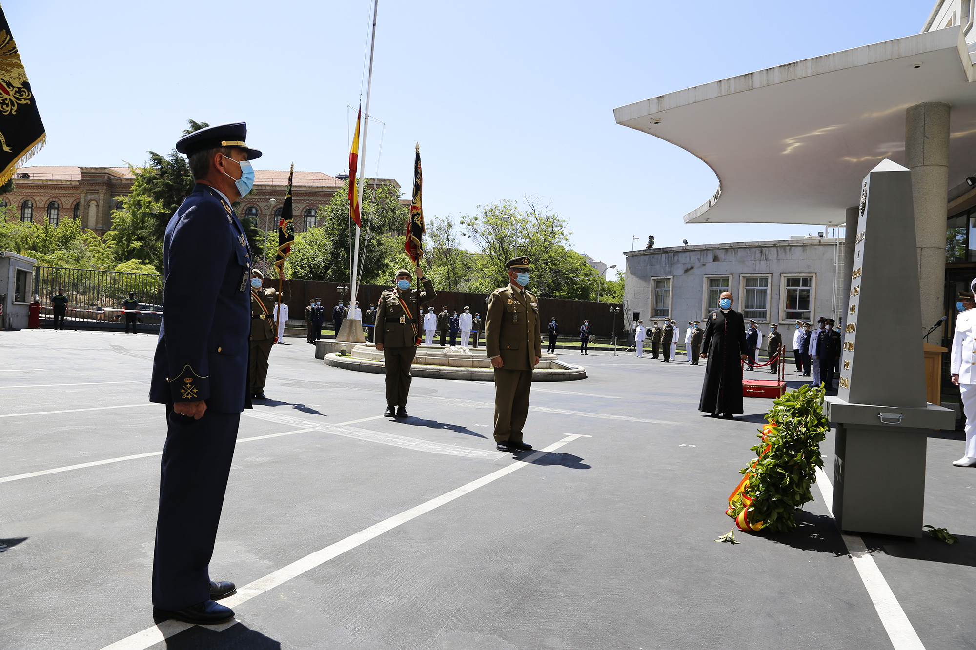El JEMAD preside el acto de homenaje a los militares fallecidos en acto de servicio y a las víctimas de la COVID-19