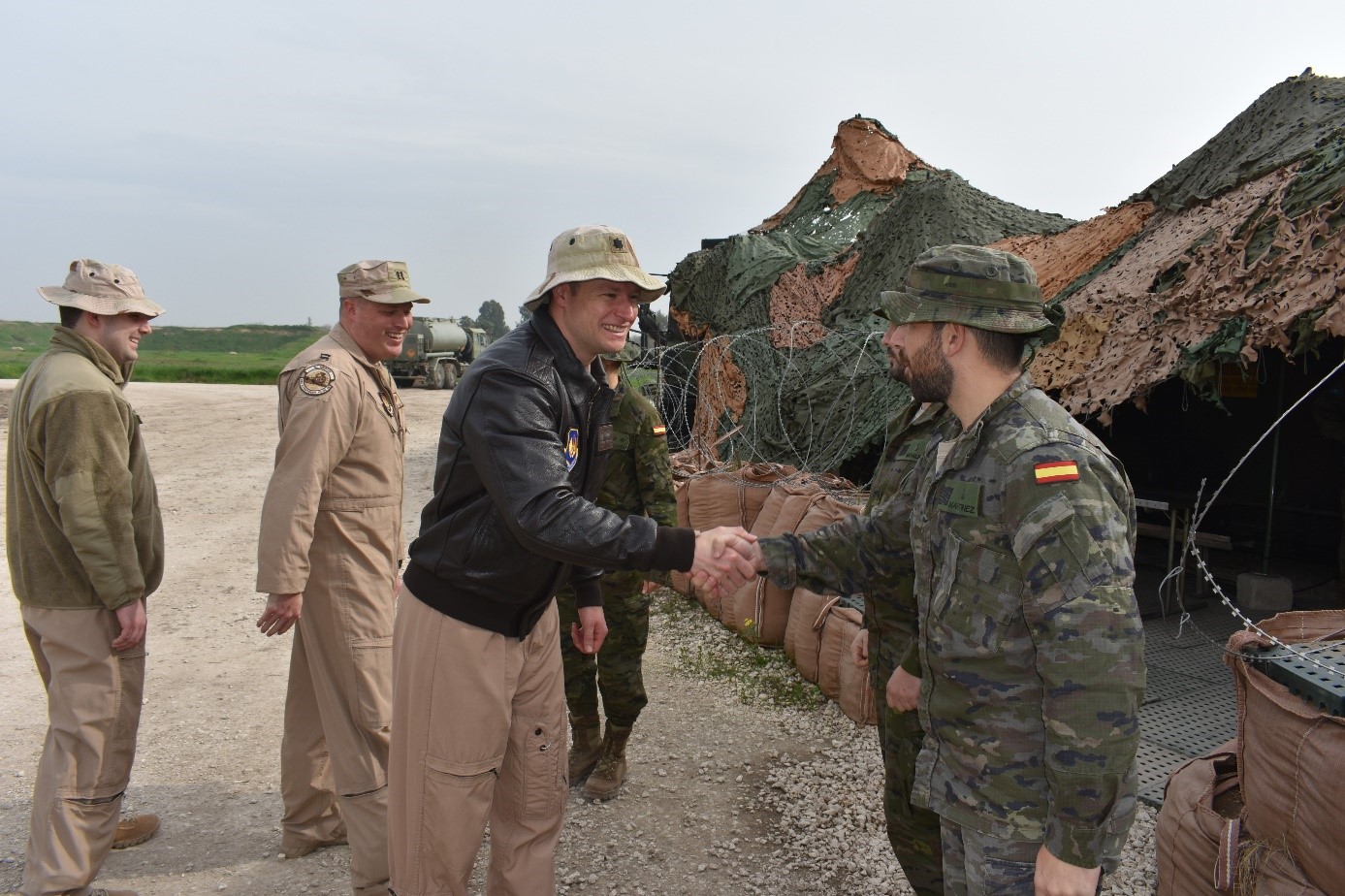 Personal de la Unidad Predator estadounidense visita a la Unidad Patriot española desplegada en Turquía
