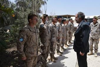 El embajador de España en Somalia visita al contingente español de la misión EUTM en el país