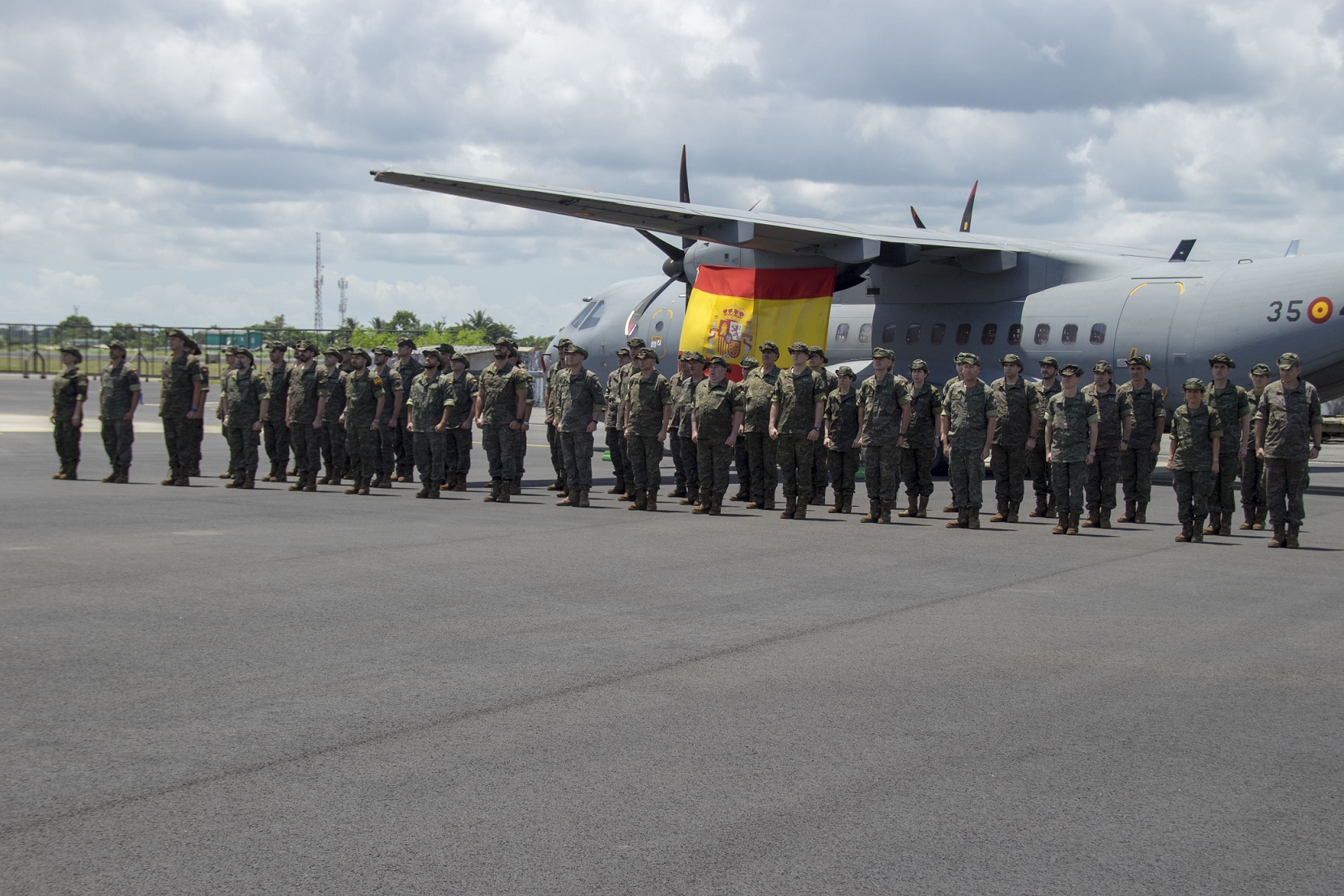 Relevo en el Destacamento Mamba del Ejército de Aire en Libreville