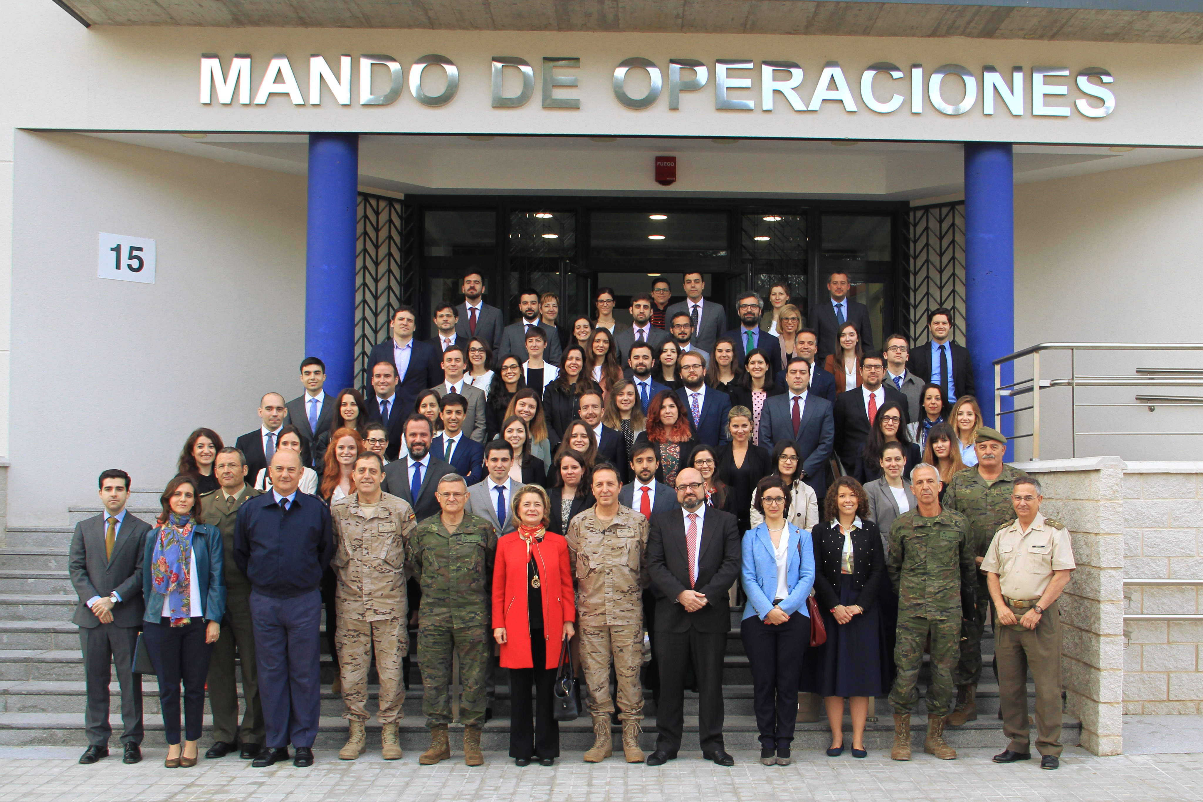 La Directora General de Personal del Ministerio de Defensa visita el Mando de Operaciones