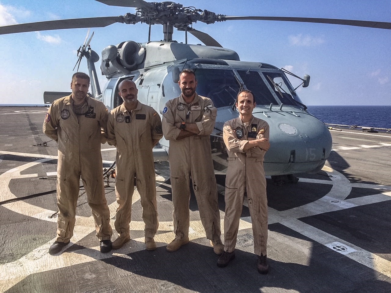 Primer despliegue en el exterior del helicóptero SH-60F de la Armada