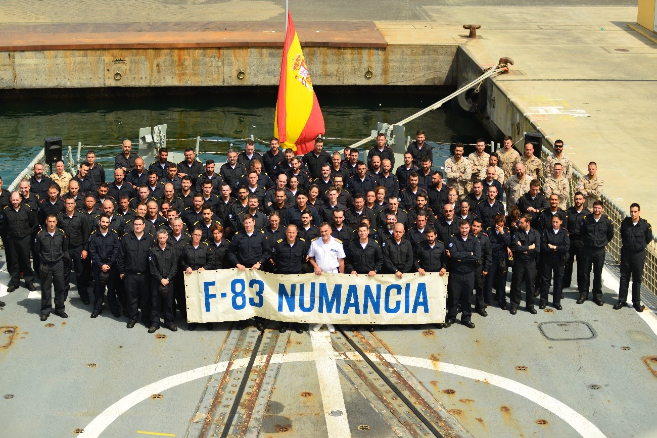 La fragata “Numancia” recibe la visita del almirante Credendino, Comandante de la Operación Sophia