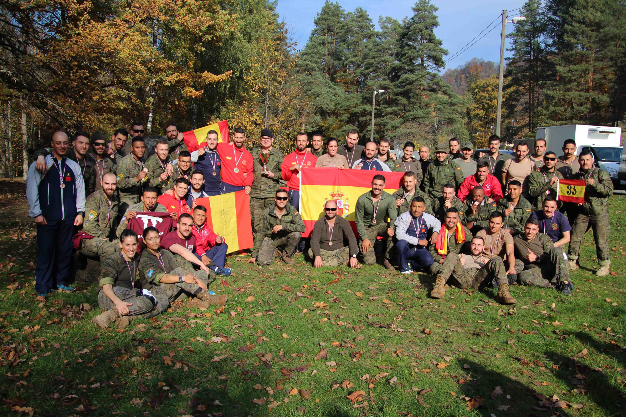 Un equipo del contingente español en la misión eFP se alza con la victoria en la carrera “Baltic Warrior”