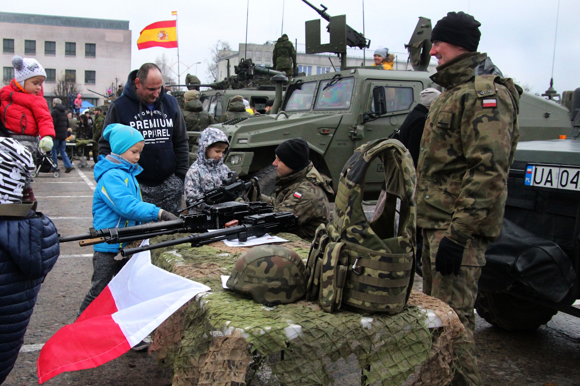 Militares españoles participan en los actos de conmemoración de la Independencia de Letonia