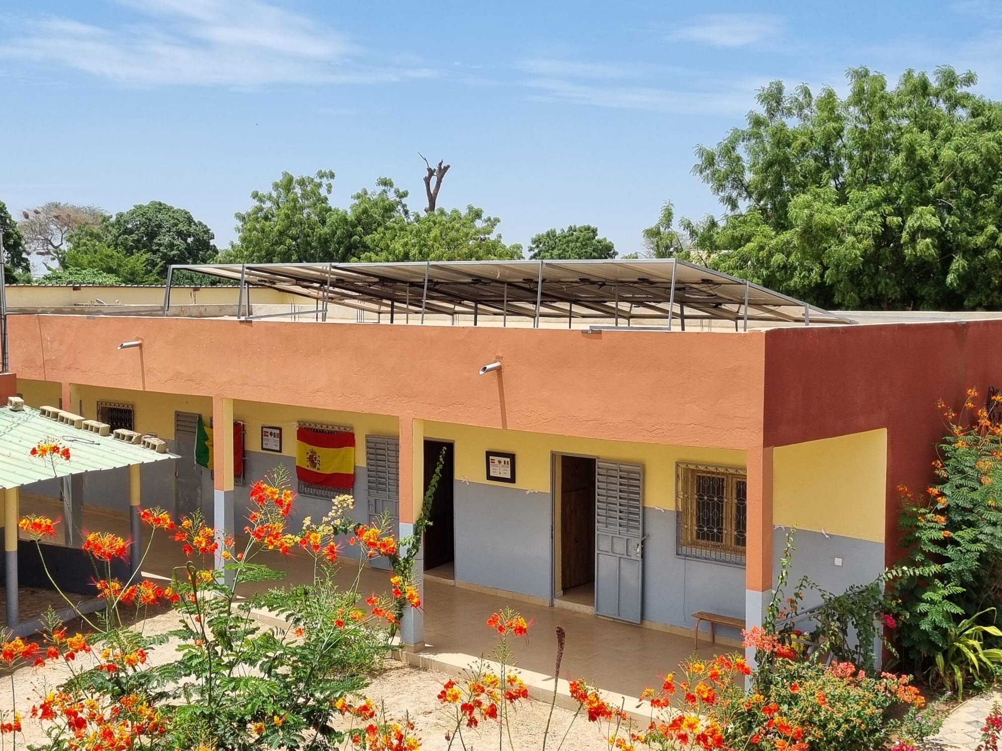 Placas solares instaladas en la comunidad