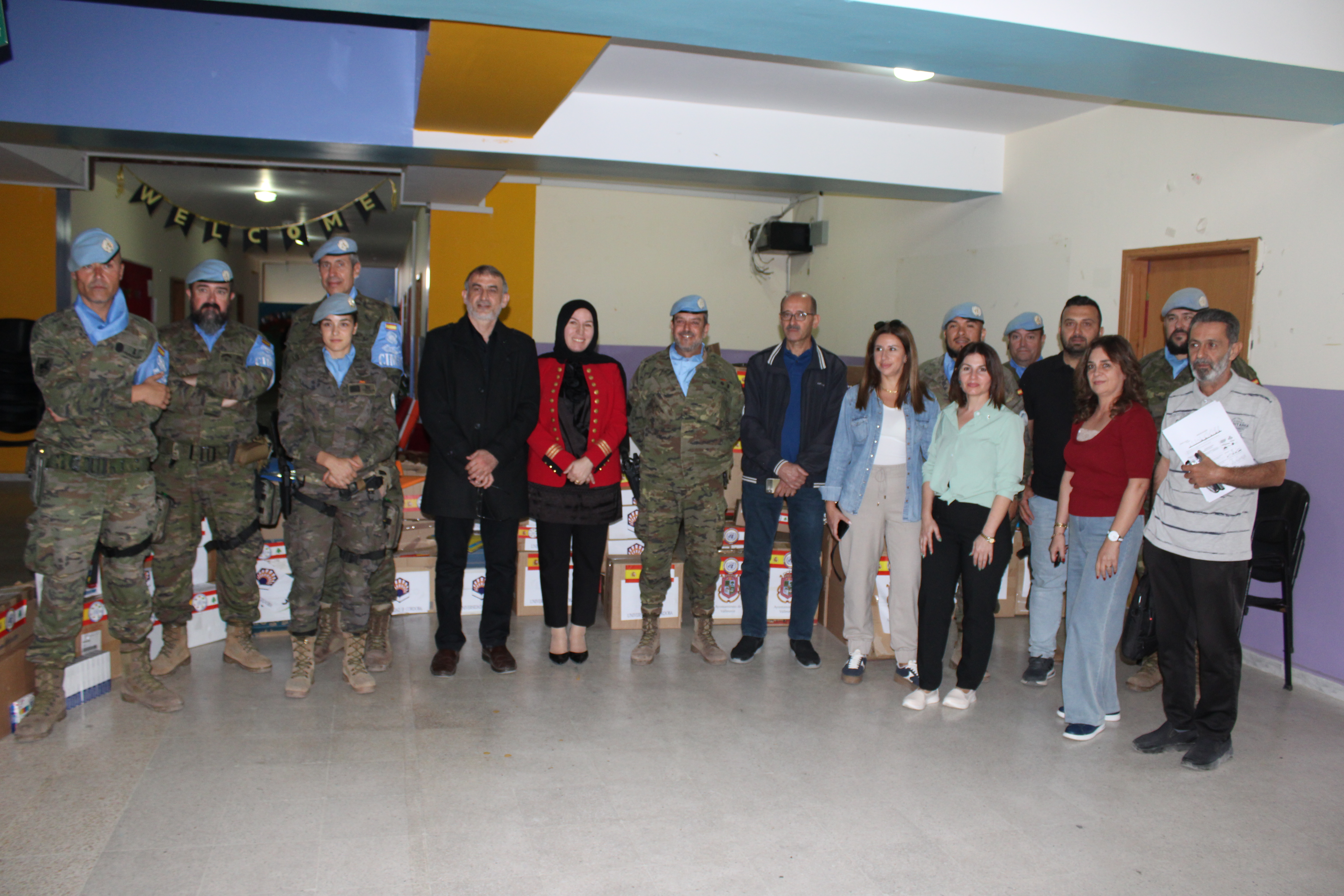 Donación en el centro educativo de Khiam