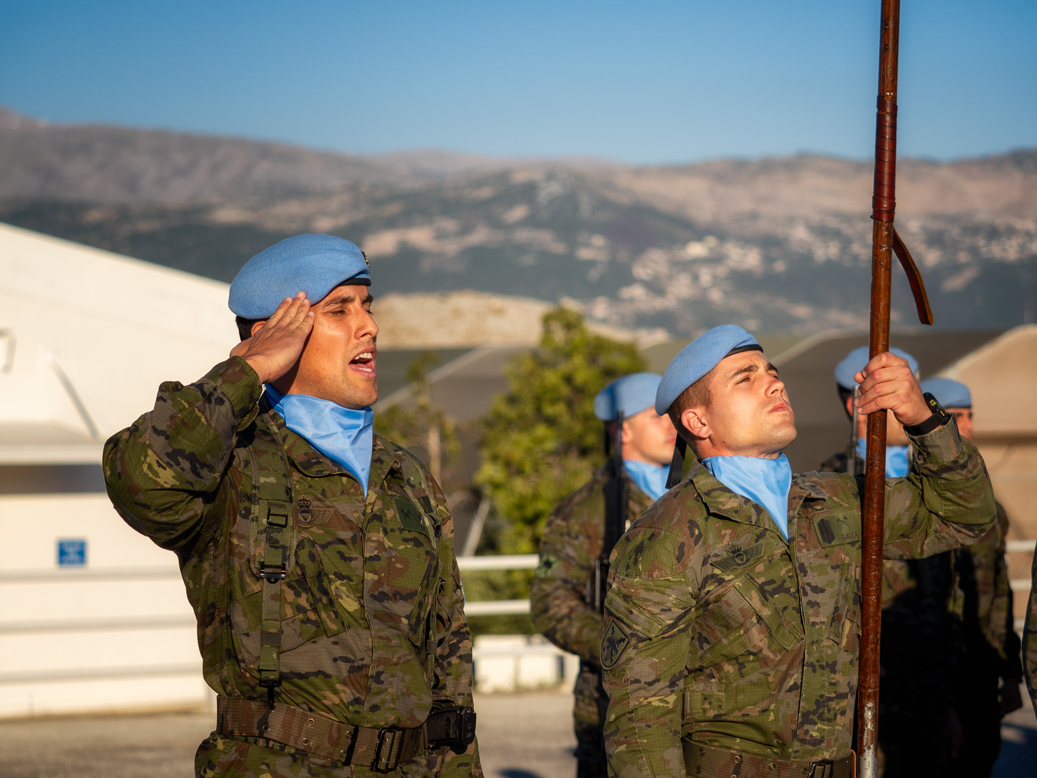 La Brigada Líbano XLV rinde homenaje a los seis Caballeros Legionarios Paracaidistas que murieron en 2007