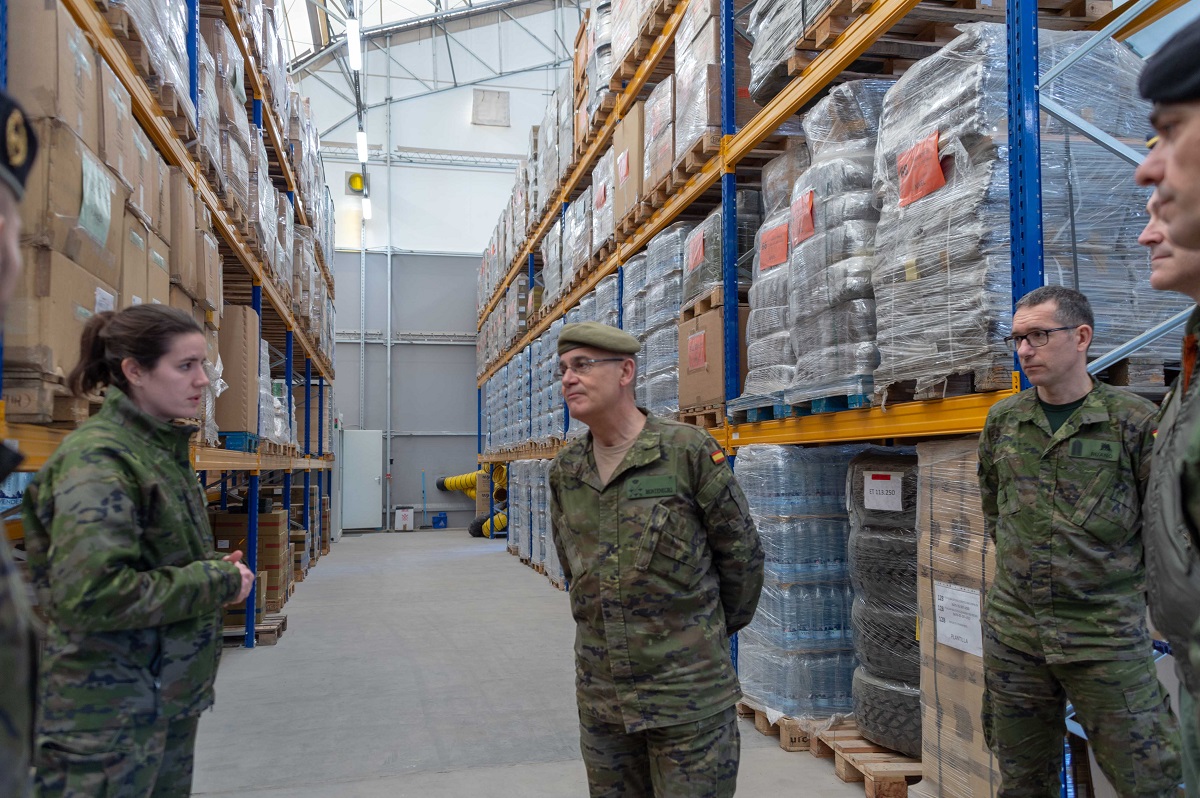 El Representante Militar ante la OTAN y la UE visita al contingente desplegado en Letonia