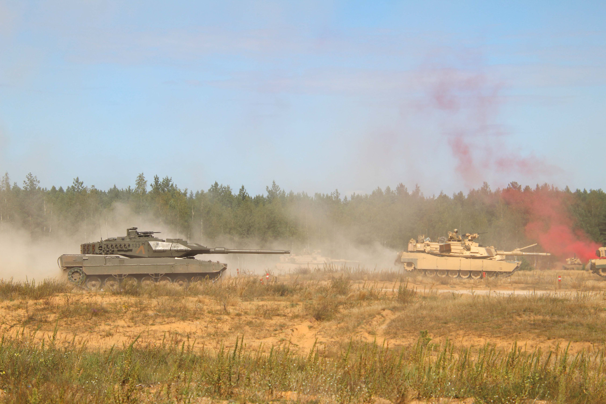 Fuego de Abrams y Leopardos