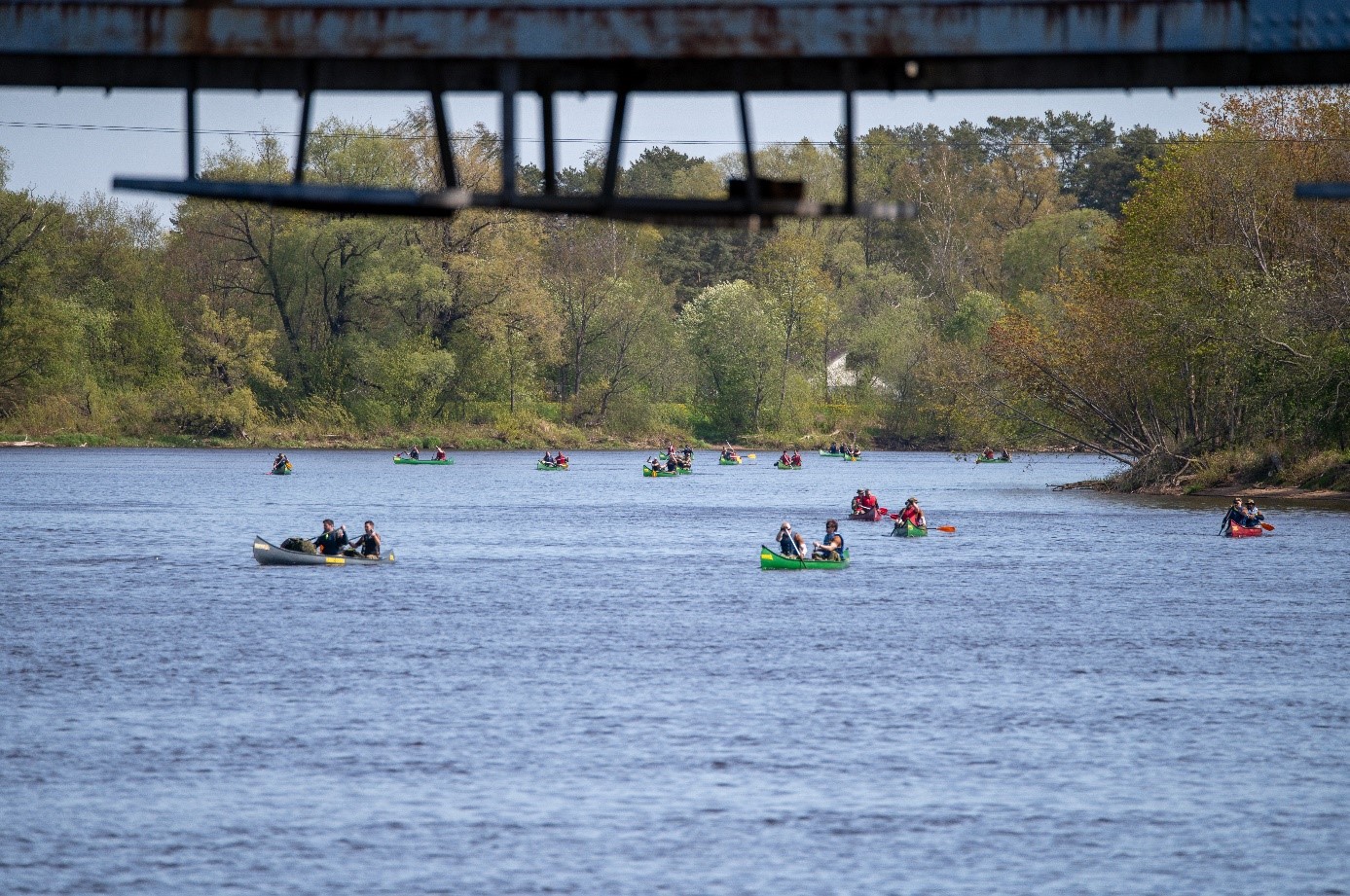 Fase de remo en el río Gaujas en la competición ‘Baltic Warrior’
