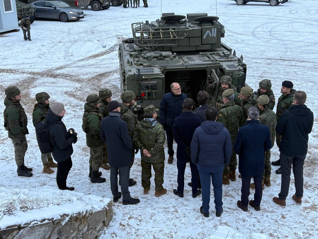 Visita del ministro de defensa letón