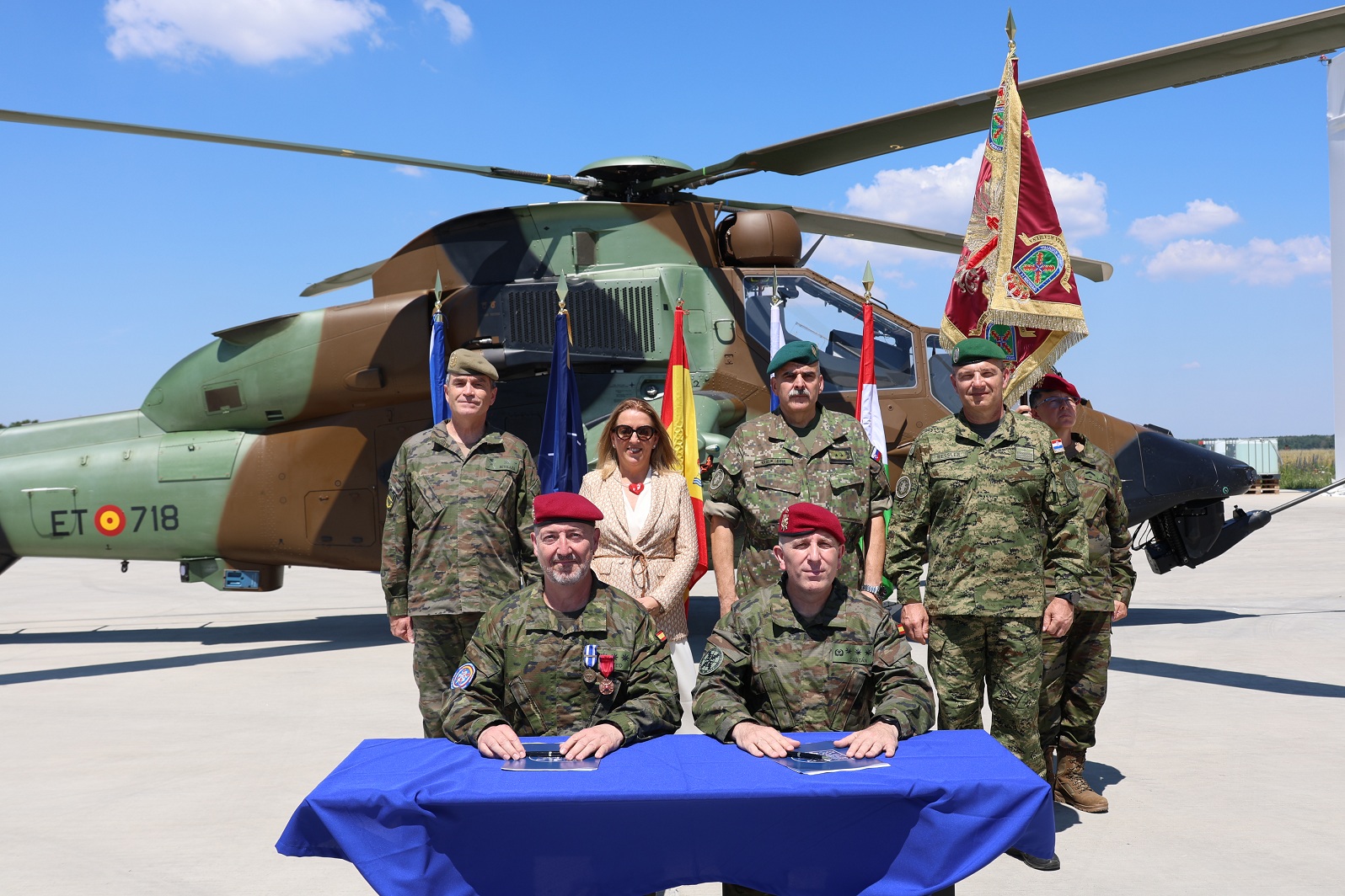 Firma de actas del relevo