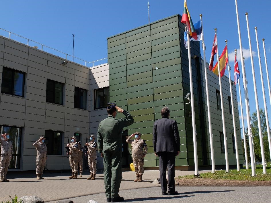 El embajador de España en Lituania visita el destacamento ‘Vilkas’