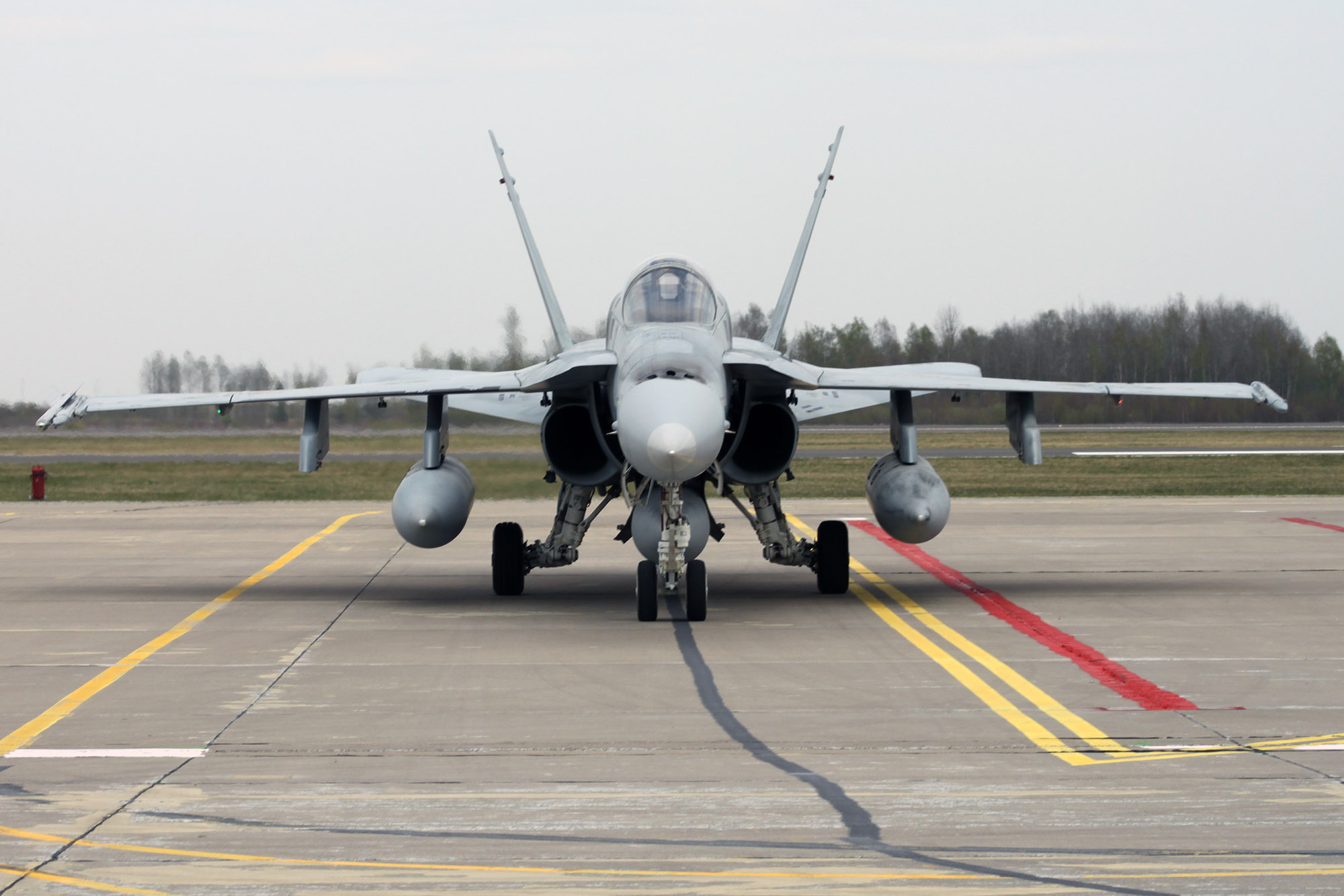 España aporta cuatro EF-18 operativos a la BAP