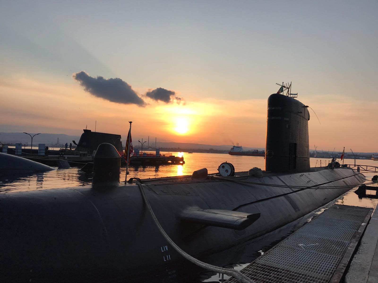 El submarino “Tramontana” hace escala en el puerto italiano de Augusta