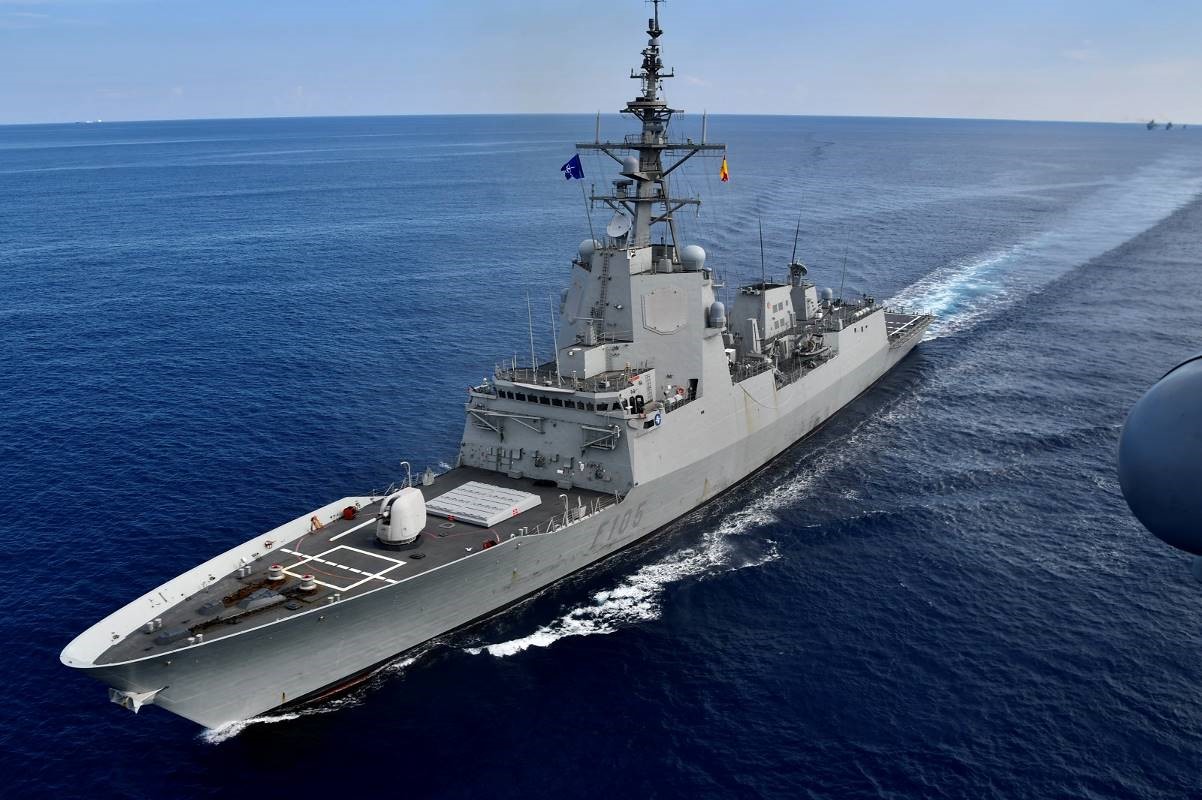 Fragata 'Cristobal Colón' integrada en la SNMG-2