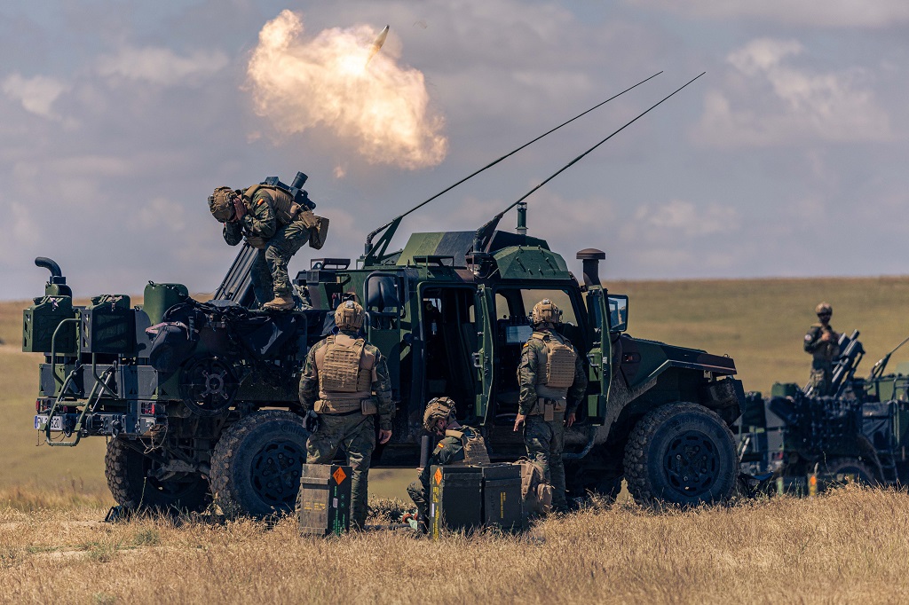 VAMTAC Dual Eimos haciendo fuego