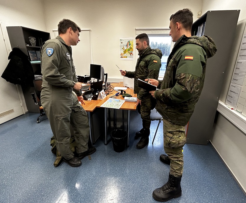 Colaboración con oficial ejército estonio