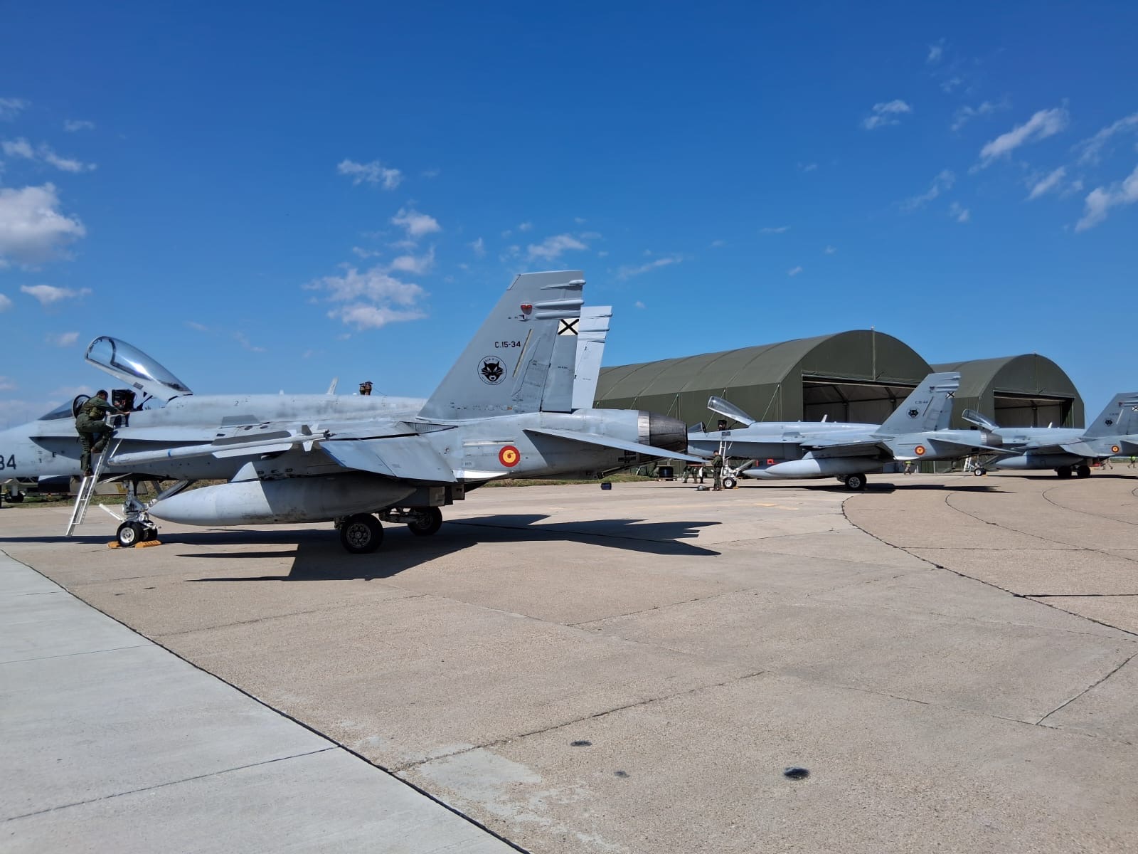 Aviones F18 deplegados en Rumanía
