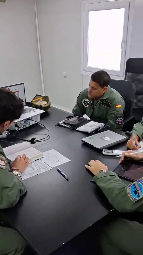 Briefing previo a la misión