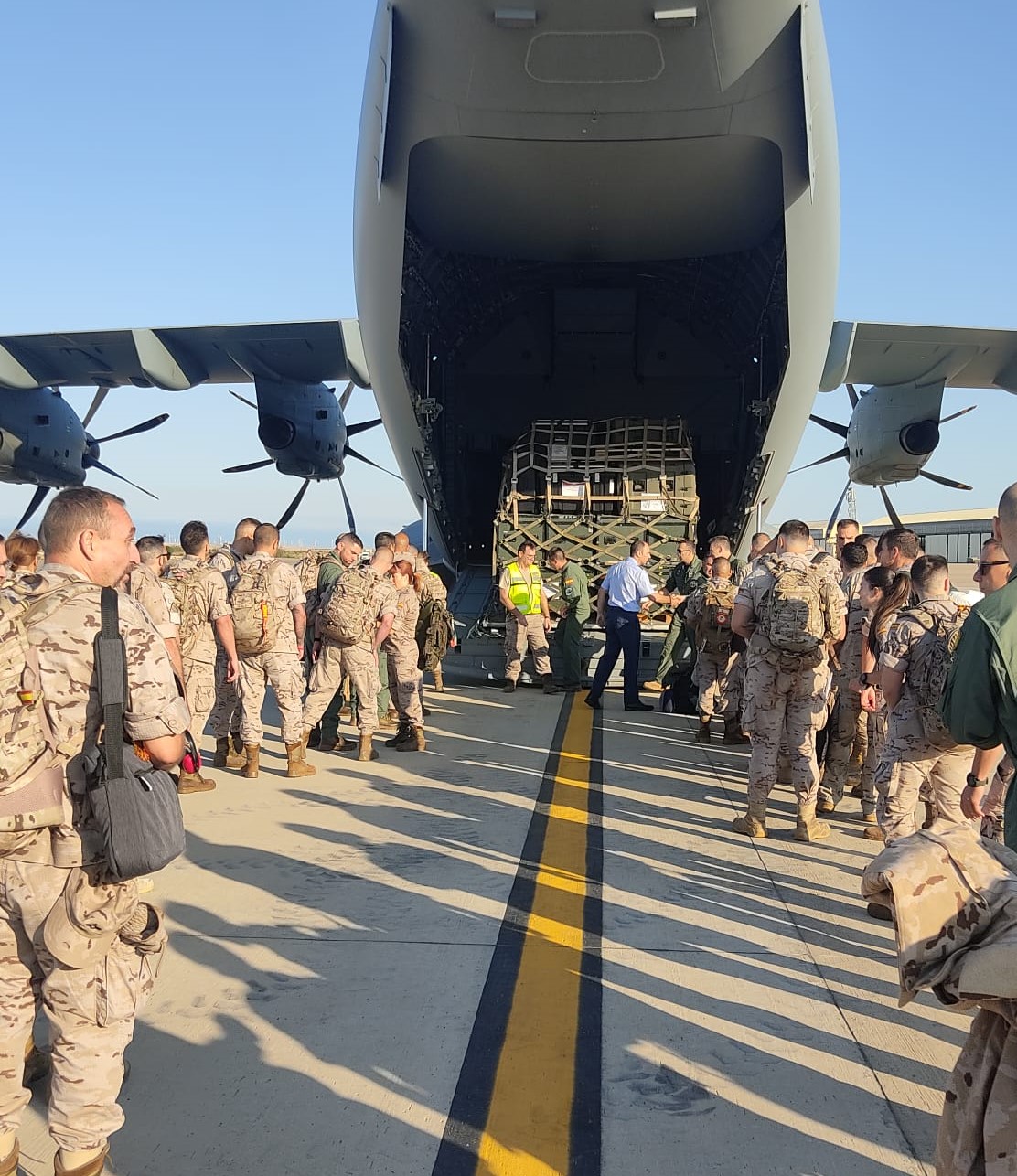 Salida de la avanzadilla del DAT Stinga de la base aérea de Zaragoza