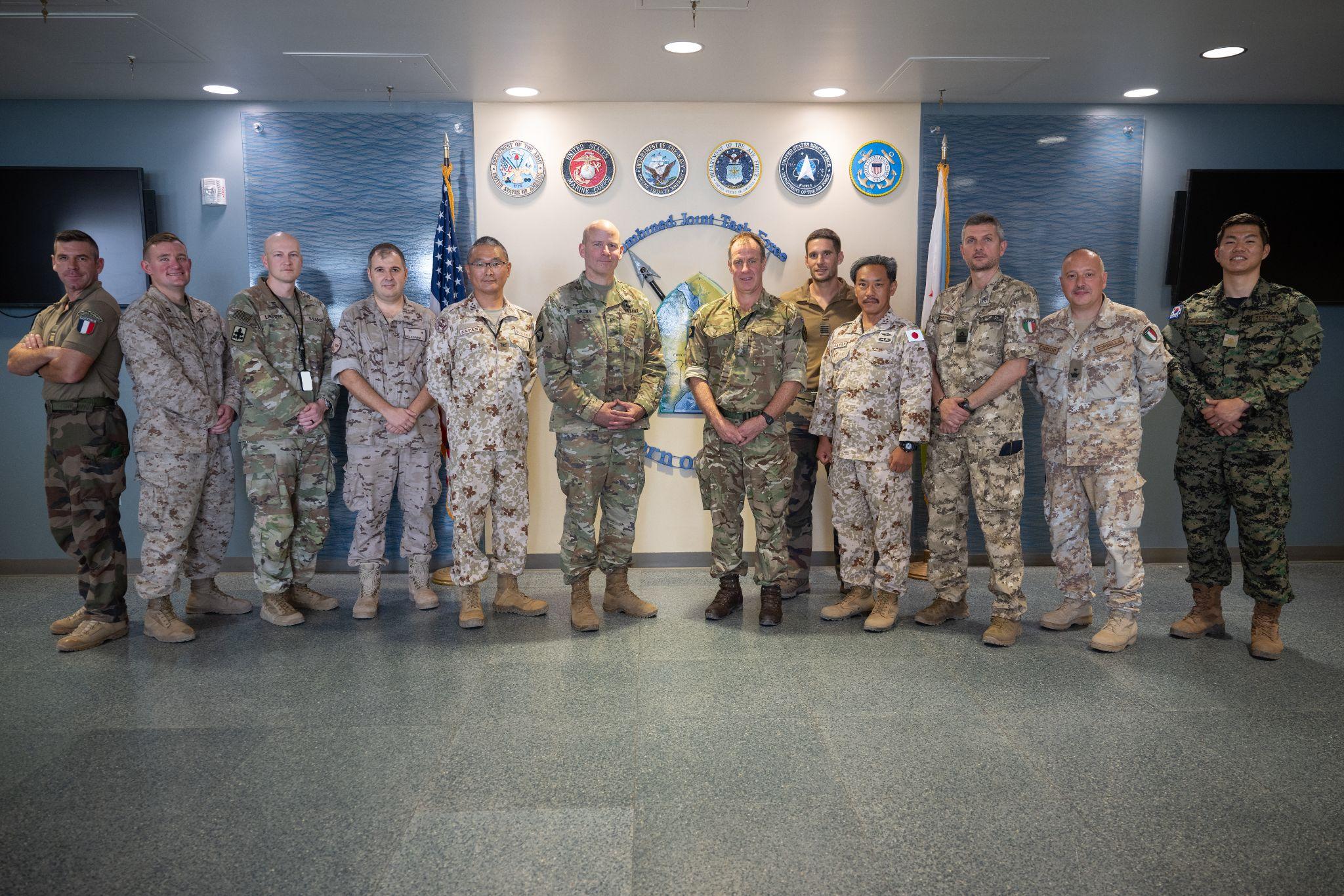 Foto de grupo de las naciones participantes en el ejercicio