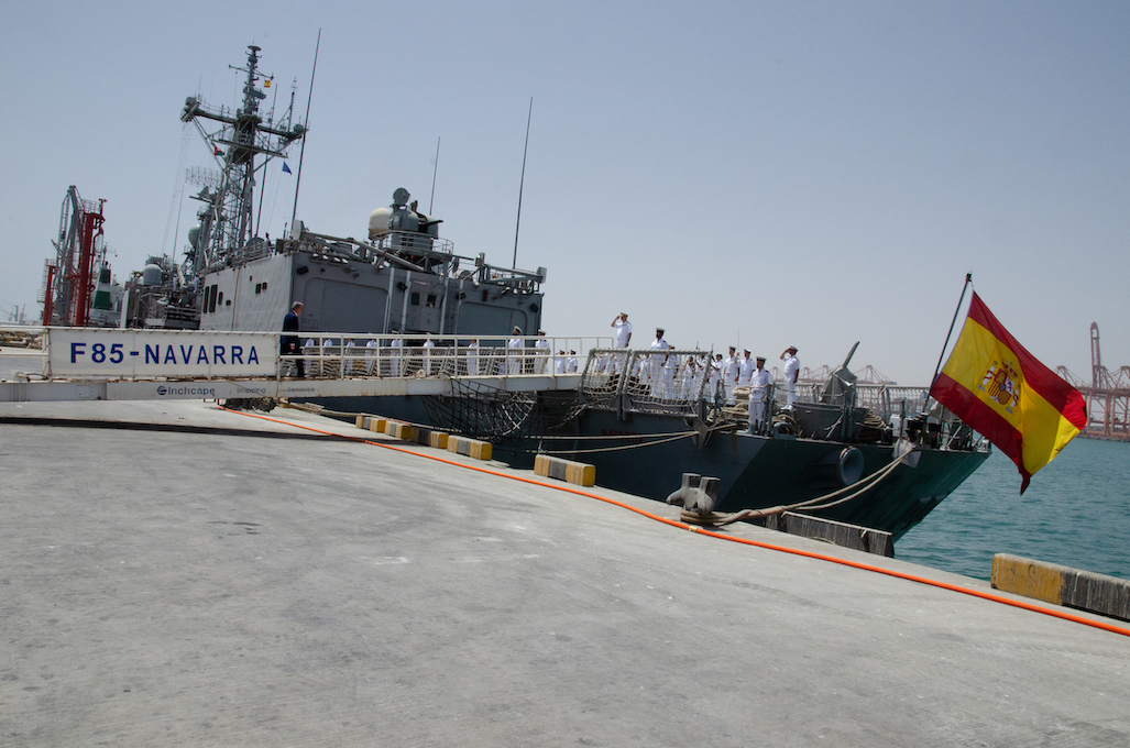La fragata ‘Navarra’ recibe al embajador de España en Omán
