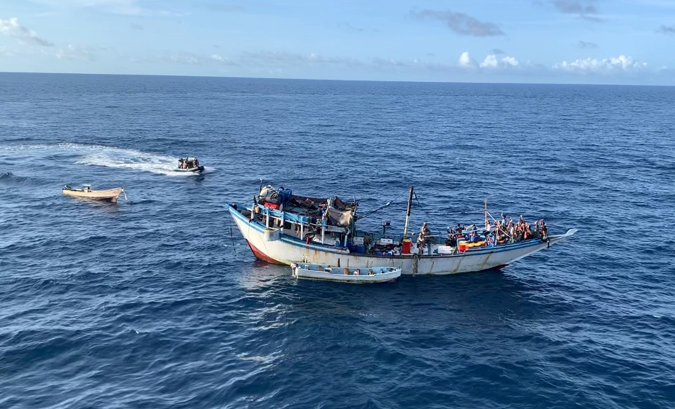 La fragata Navarra libera un pesquero yemení de un secuestro pirata
