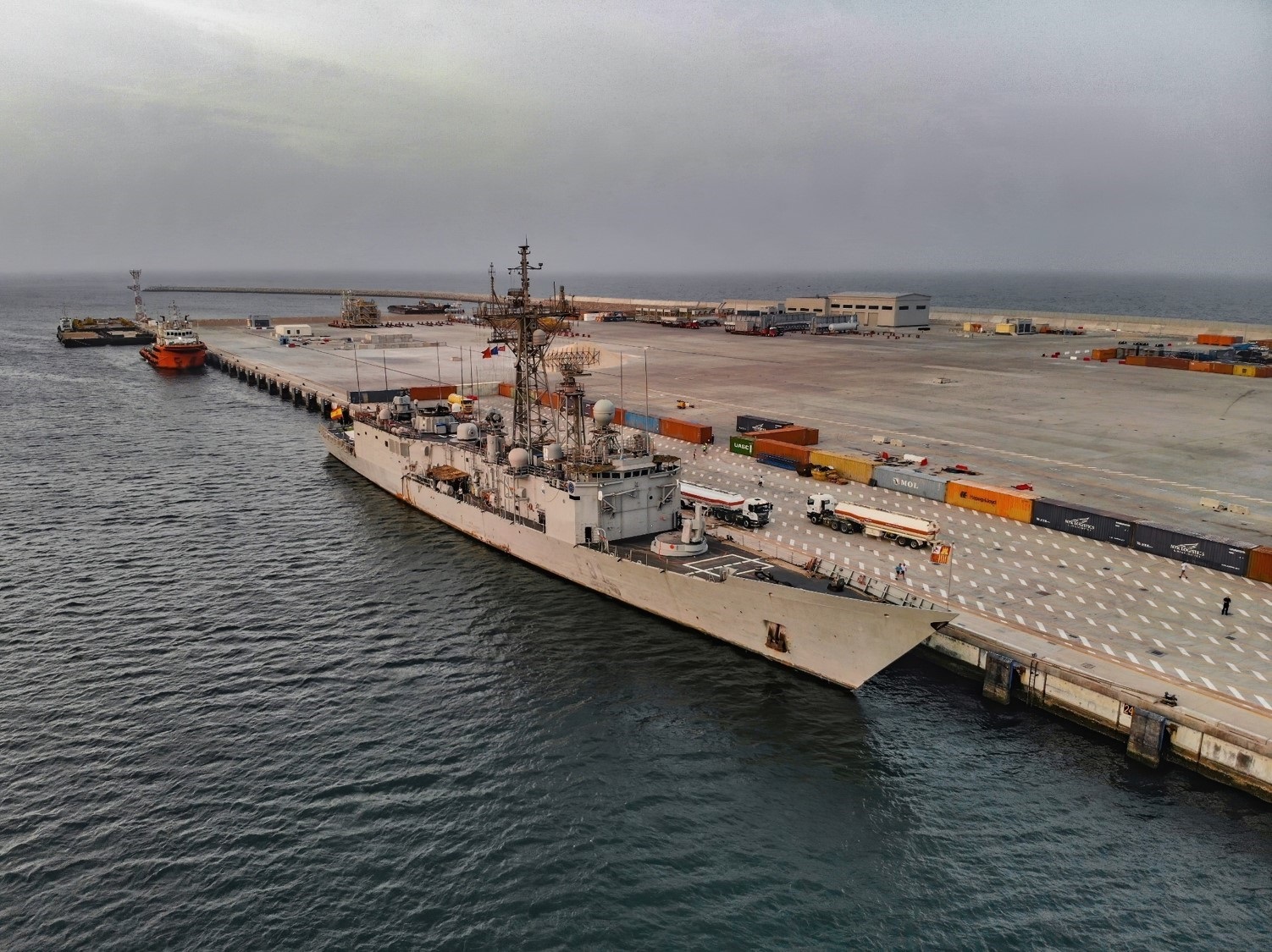 La fragata ‘Santa María’, el primer buque español en el puerto omaní de Duqm