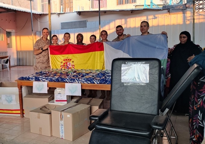 Entrega de material de ´La Estela de Ayo´ en Solidaridad Femenina