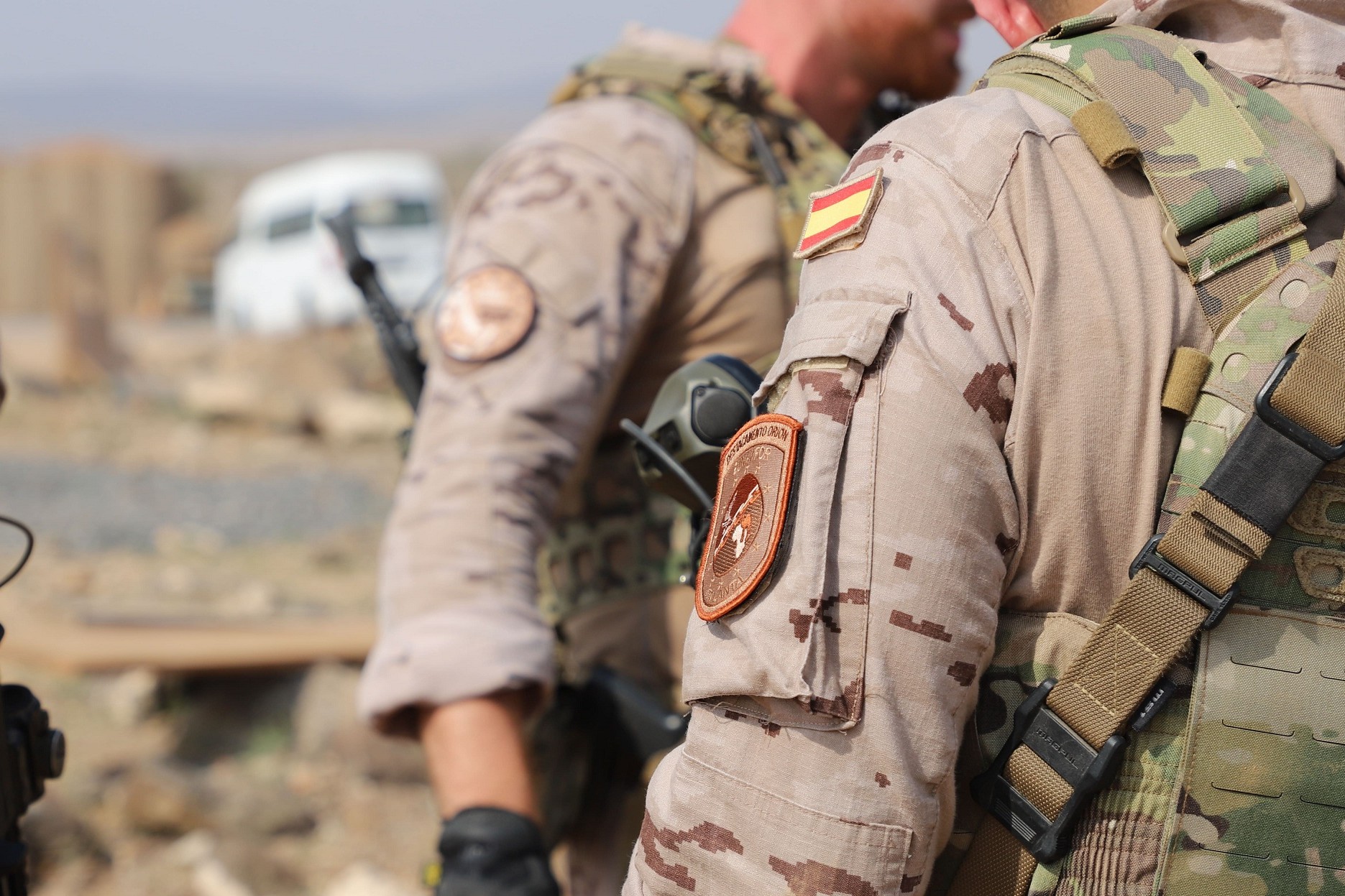 . El DAT ´Orión´ en la base de Chabelley realizando prácticas de tiro