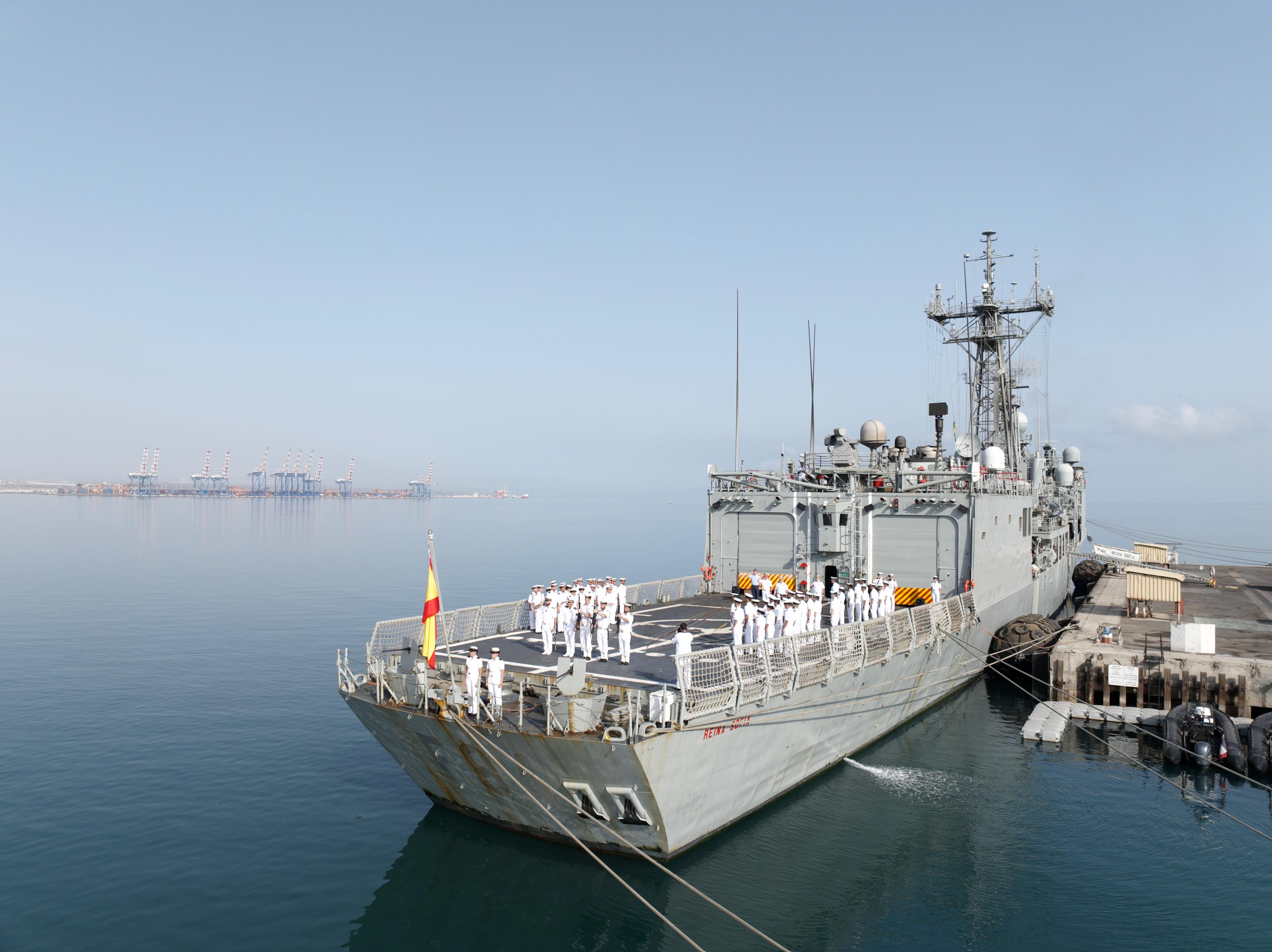 Acto de relevo a bordo de la ‘Reina Sofía’