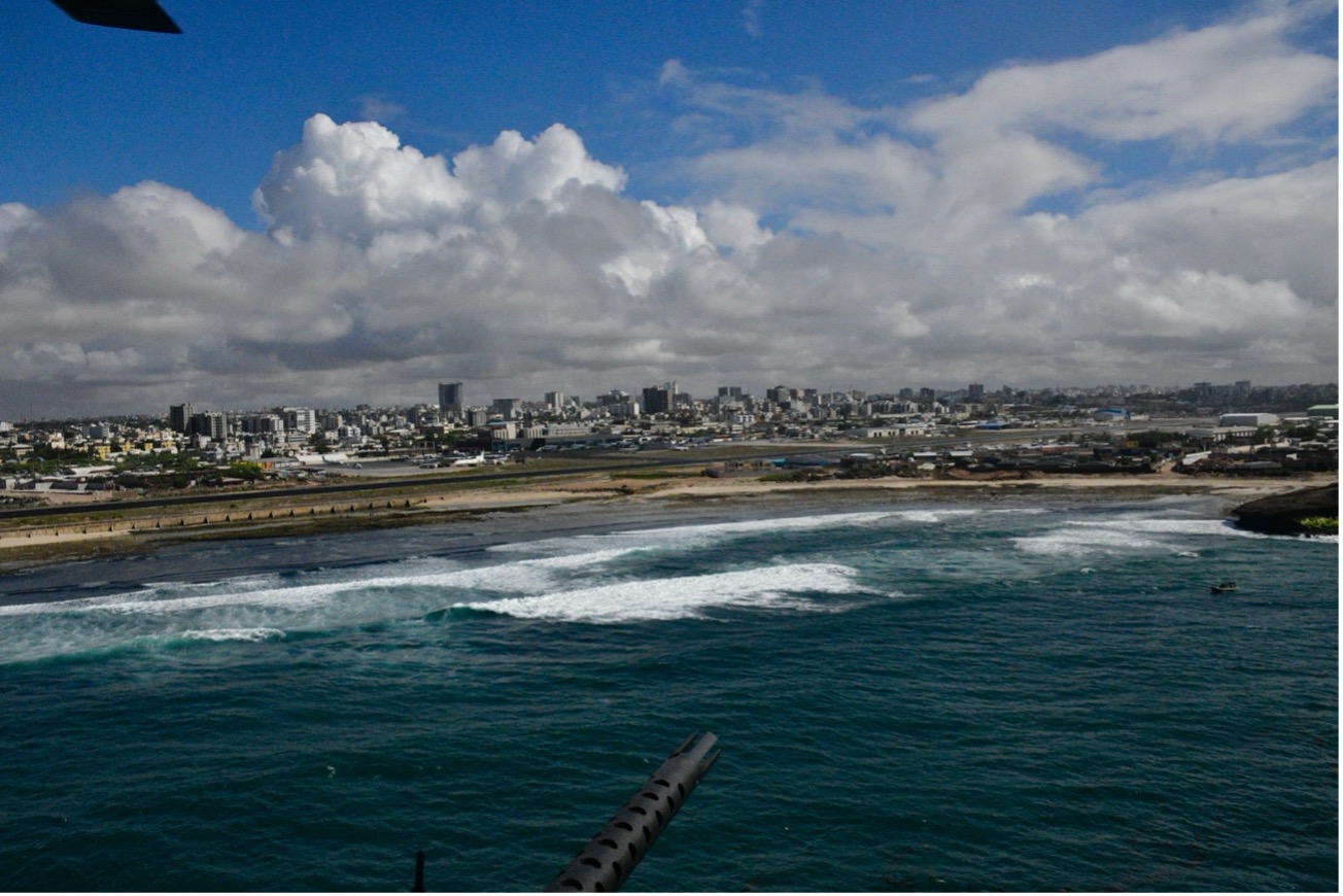 Ciudad de Mogadiscio vista desde el helicóptero