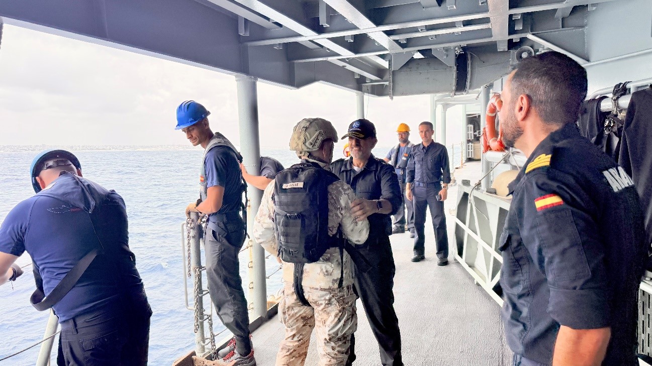 El FCDR de Atalanta recibiendo a EUTM Somalia