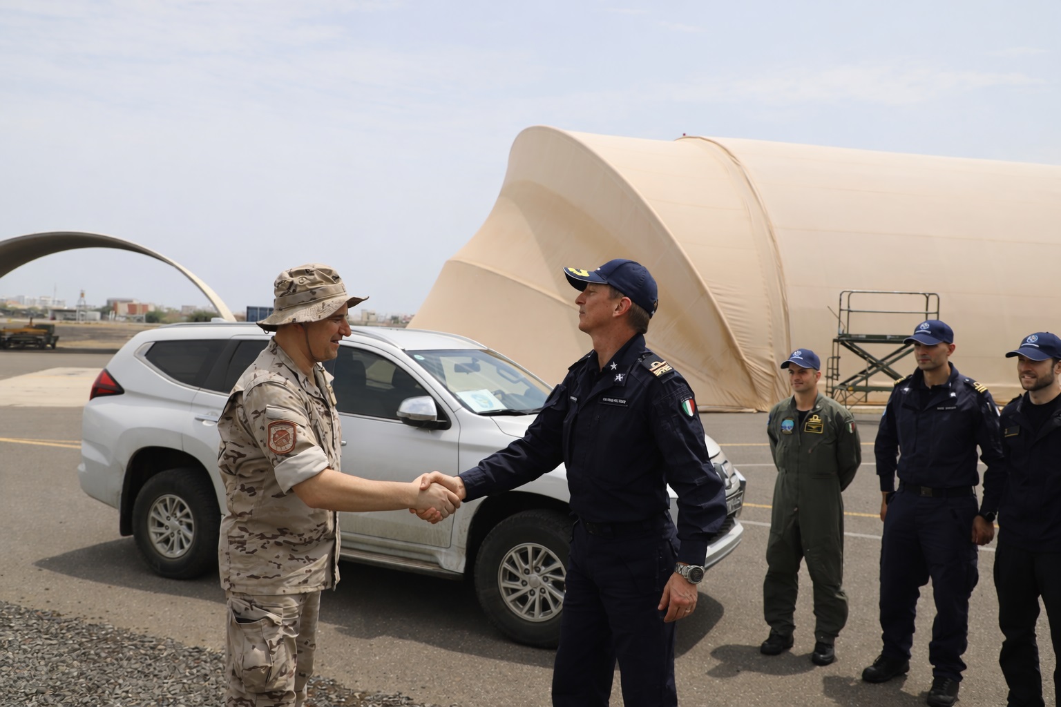 Recibimiento del jefe de Fuerza al Force Commander del FHQ