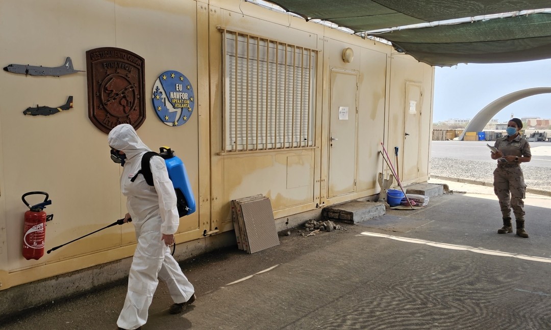 Tratamiento de control de plagas en el destacamento