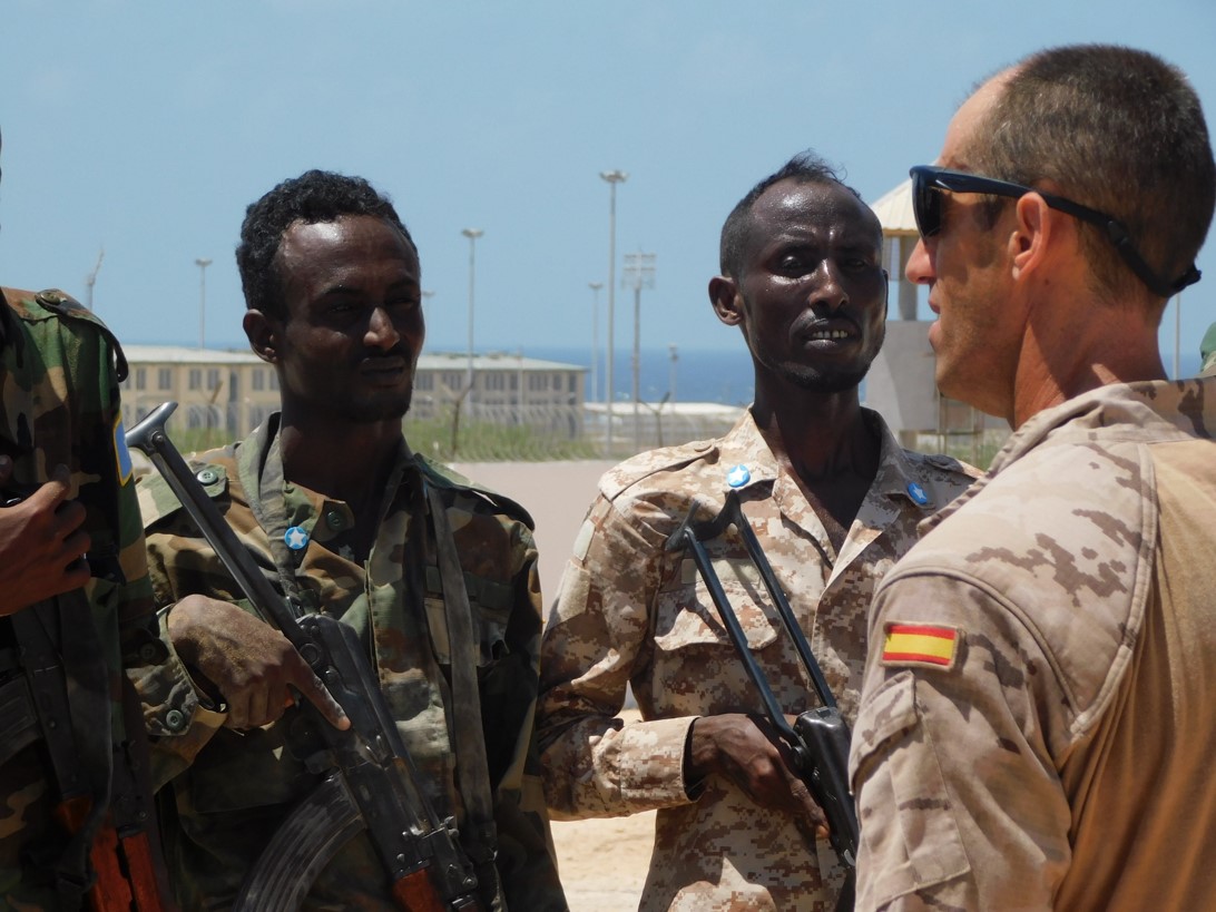 El equipo español en EUTM Somalia adiestra a 12 nuevos instructores somalíes