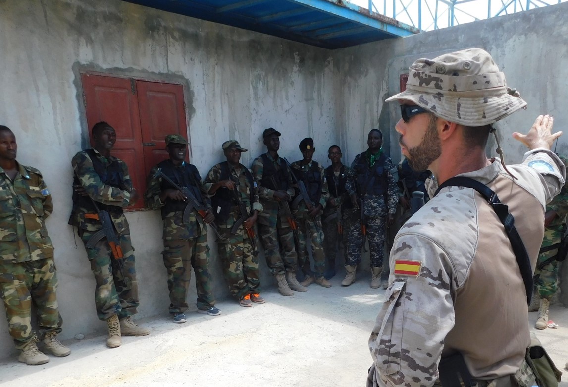 El equipo español en EUTM Somalia adiestra a 12 nuevos instructores somalíes
