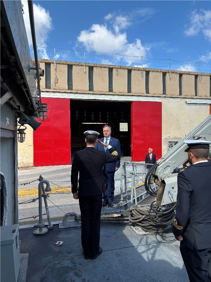 Recibimiento al embajador