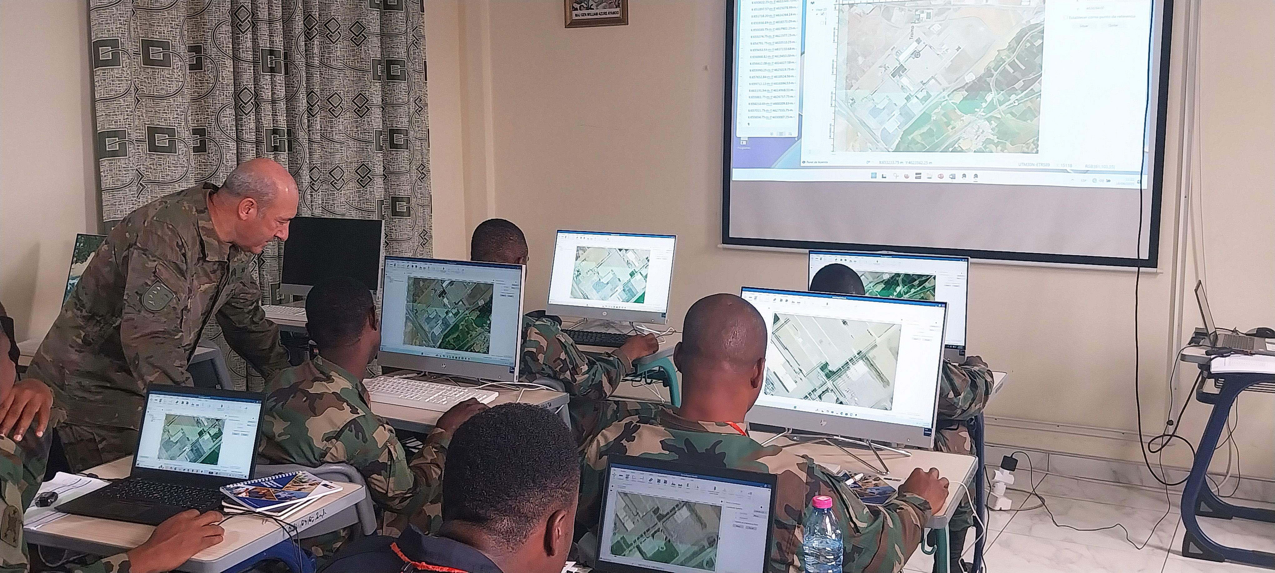 Foto de grupo del primer curso GEOINT
